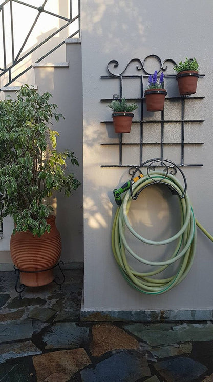 Garden Hose Holder with Planter Grid – Black